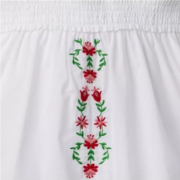 Janie and Jack EMBROIDERED SMOCKED TOP size 3T in excellent condition! - Picture 5 of 5